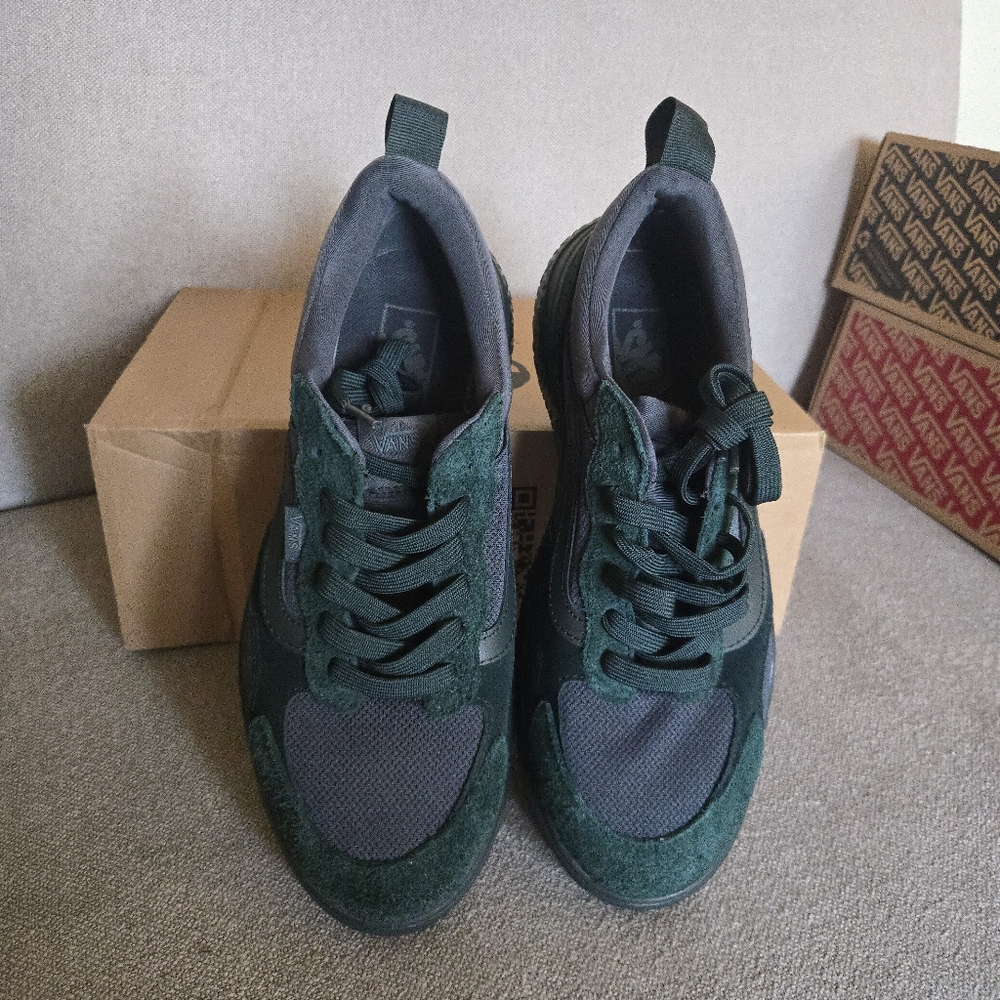 Vans Mte Ultrarange Neo Vr3 Men Size 9.5 Mono Dark Green Vr3cush 122025 - Picture 3 of 7